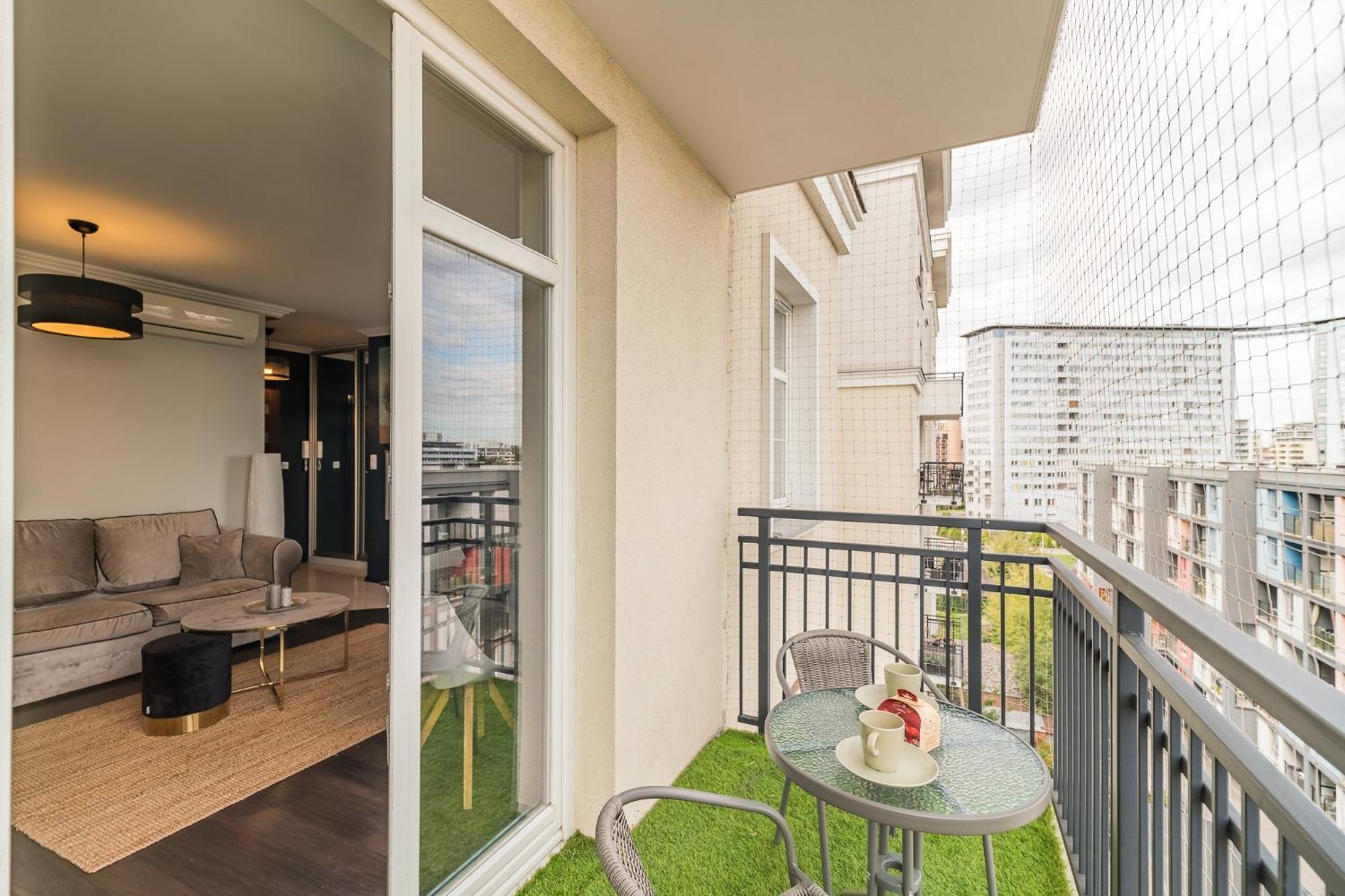 Cezar - 7th Floor, Balcony, Ac - By Rentujemy Apartment